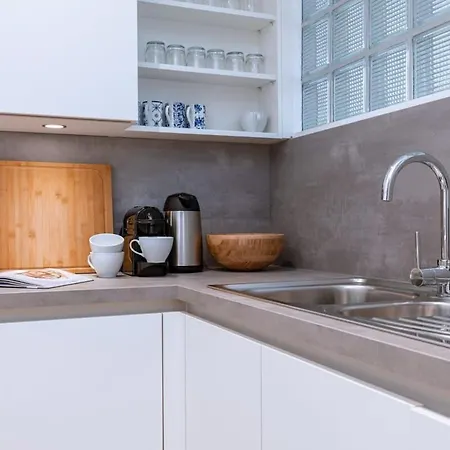 Huswell - Brand New With A View * Ostenda