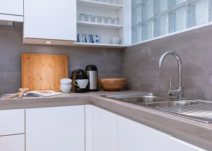 Huswell - Brand New With A View * Ostenda