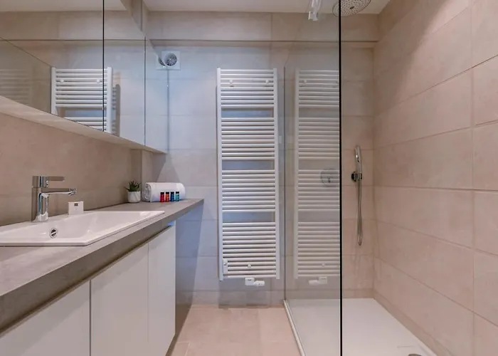 Huswell - Brand New With A View