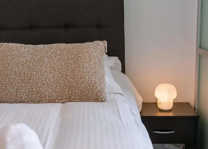 Huswell - Brand New With A View * Ostende